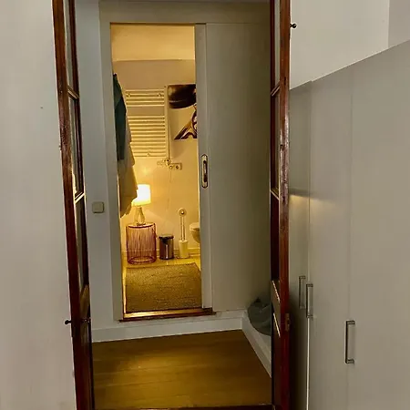 Apartment Shut Down Place
